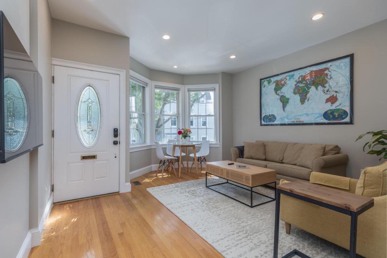 Sunny Convenient Home W/ Private Patio! Easy Walk To Everything! Boston Exteriér fotografie
