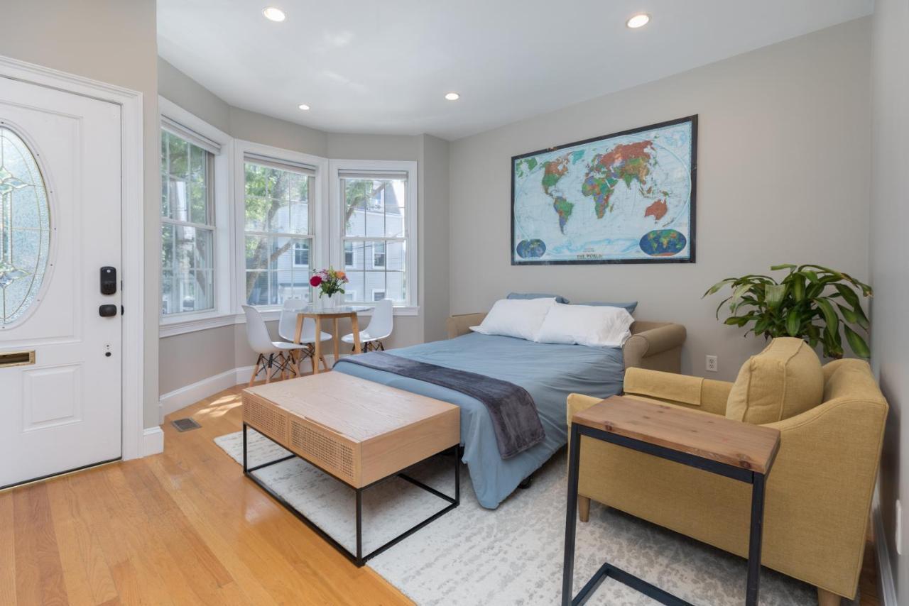 Sunny Convenient Home W/ Private Patio! Easy Walk To Everything! Boston Exteriér fotografie